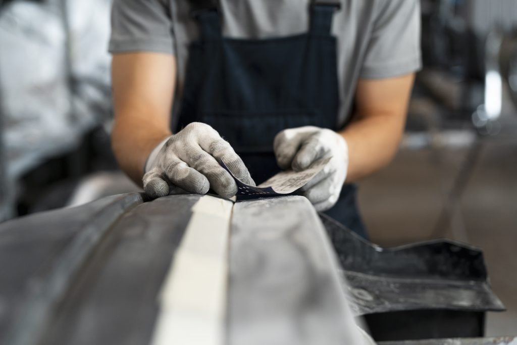 Trabalhador. fabricante de automóveis. Foto: Freepik