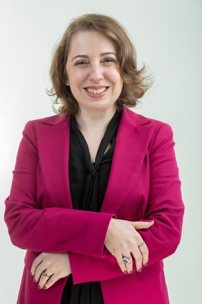 Andrea Mottola é advogada especialista em Direito do Consumidor e Direito Digital. Foto: Divulgação