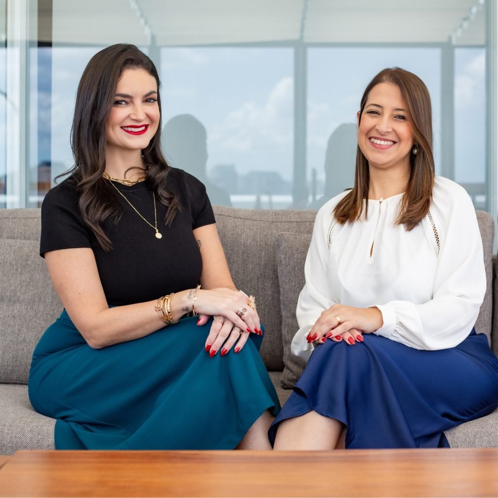 As advogada Juliana Rodrigues Eckermann e Kelly Bernadete Pinheiro. Foto: Divulgação