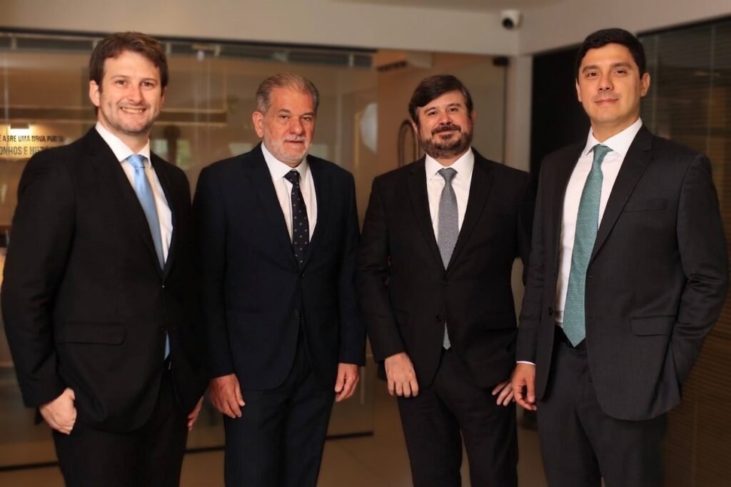 Loyo, Moutinho, Luzes e Cisneiros Sociedade de Advogados dá início às operações em todo o território nacional