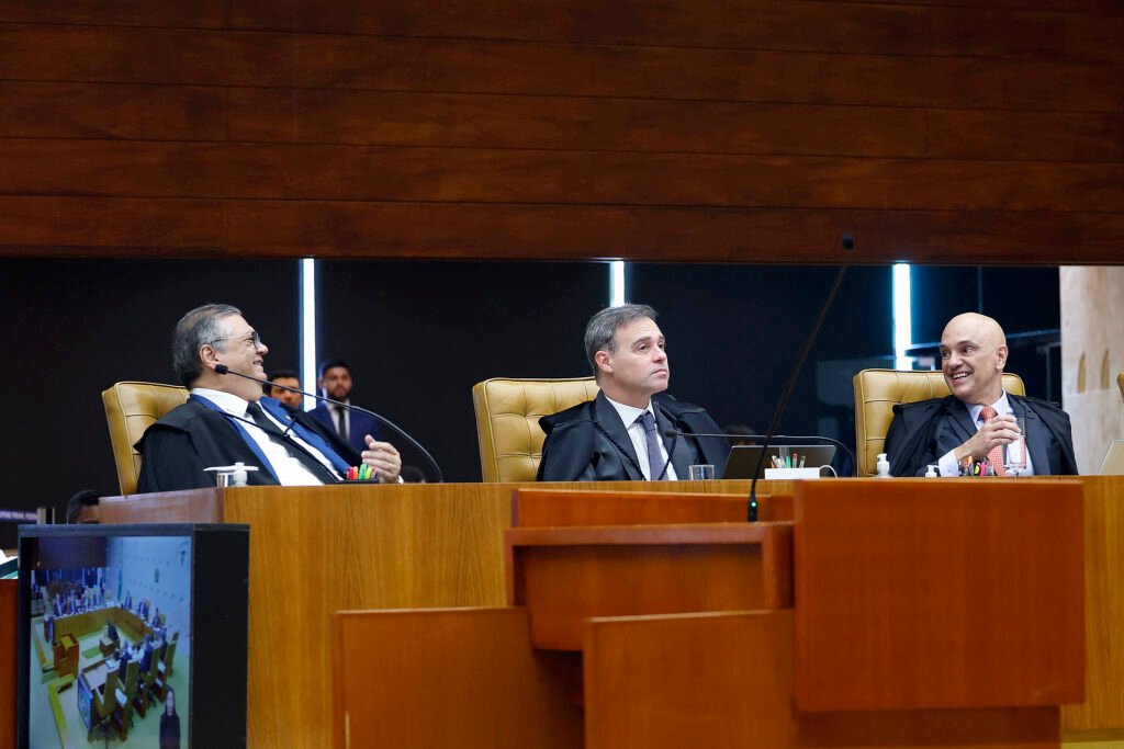 flávio dino, andré mendonça e alexandre de moraes